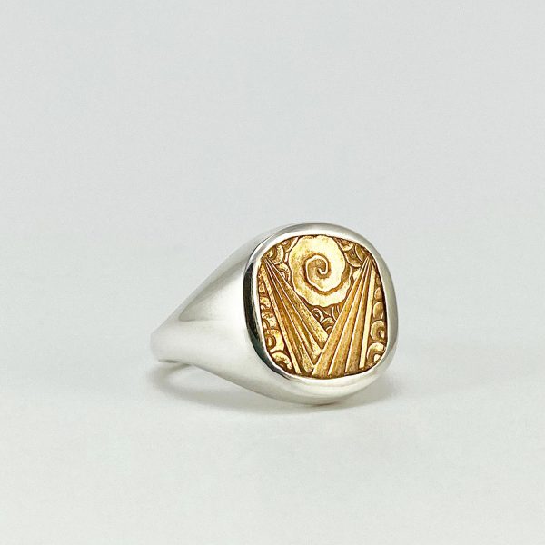 Anell tipus segell de plata amb detall d’estil Art Déco