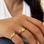 Bague en or au design organique avec pierres émeraude, tourmaline rose ou aigue-marine