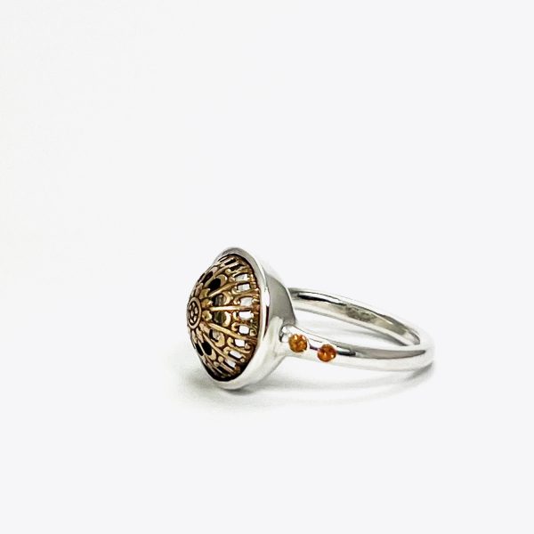 Bague chevalière en argent avec détail ancien et citrines jaunes