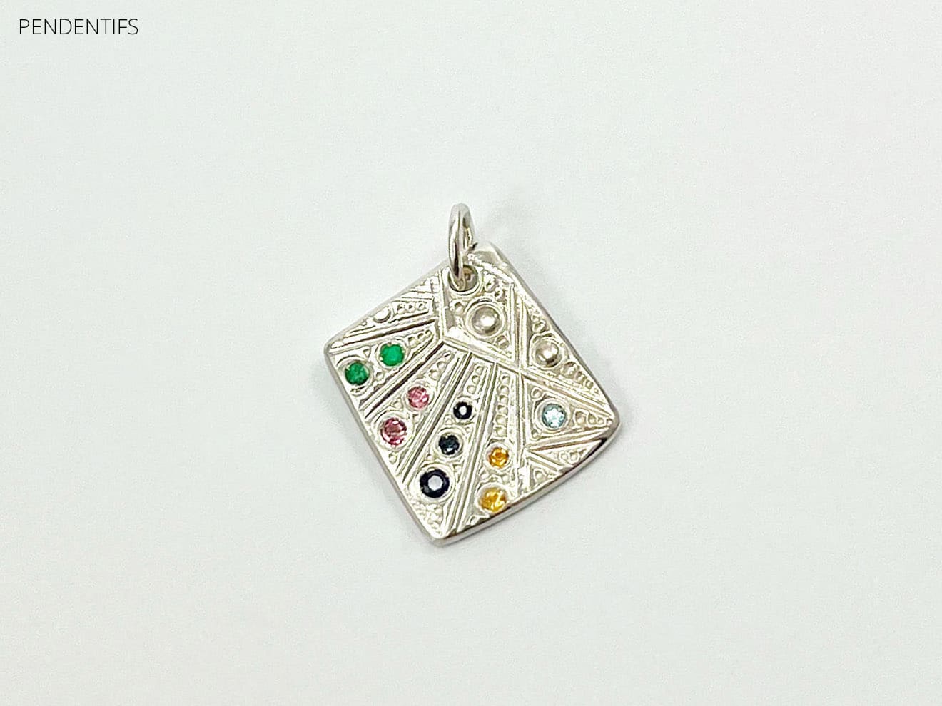 Pendentifs mademoiselle coline