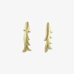 Arracades de plata xapada en or amb disseny inspirat en formes orgàniques.
